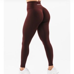 Alphalete Leggings- Sangria color NWOT Size M
